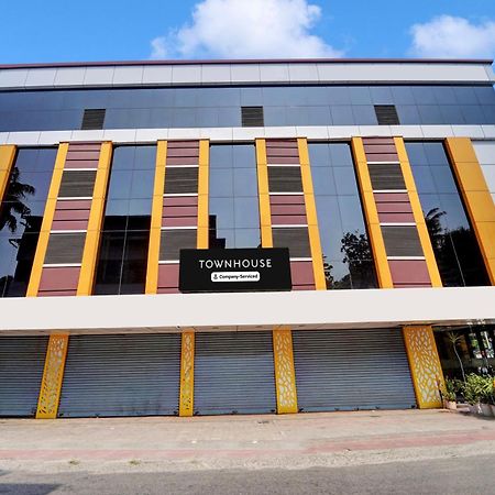 Super Townhouse Ernakulam North Hotel Kochi Exterior photo