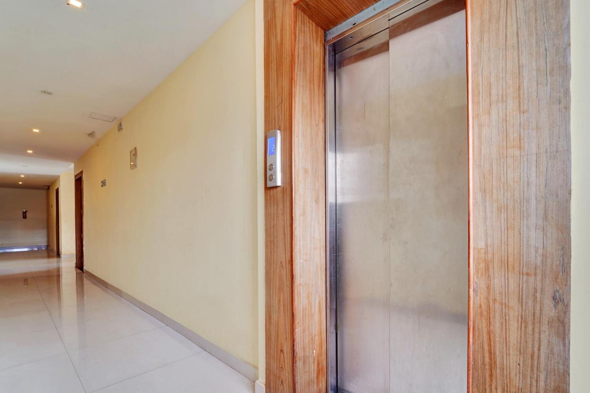 Super Townhouse Ernakulam North Hotel Kochi Exterior photo