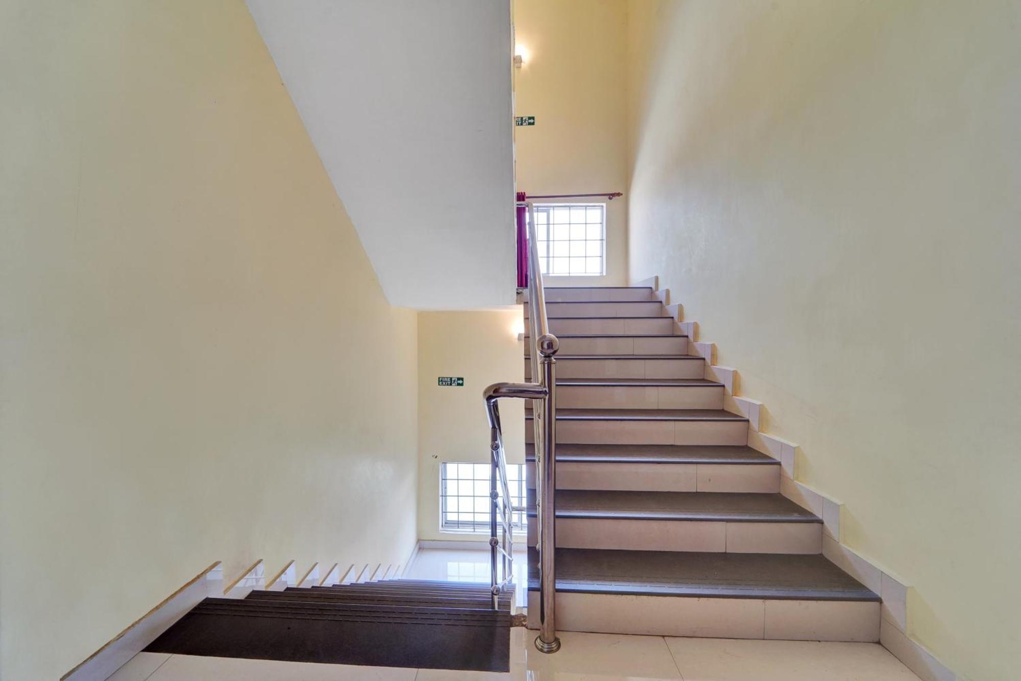 Super Townhouse Ernakulam North Hotel Kochi Exterior photo