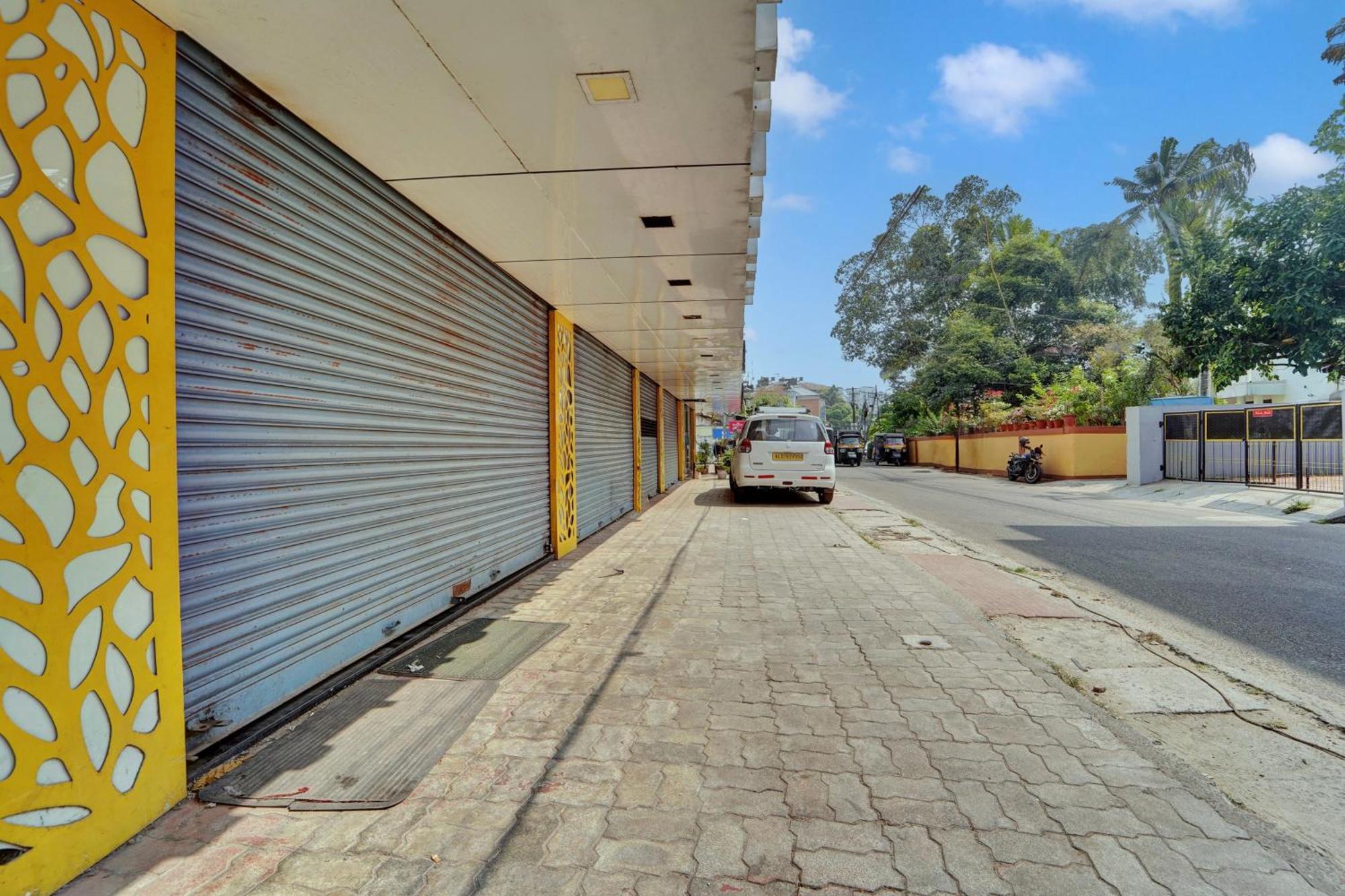 Super Townhouse Ernakulam North Hotel Kochi Exterior photo