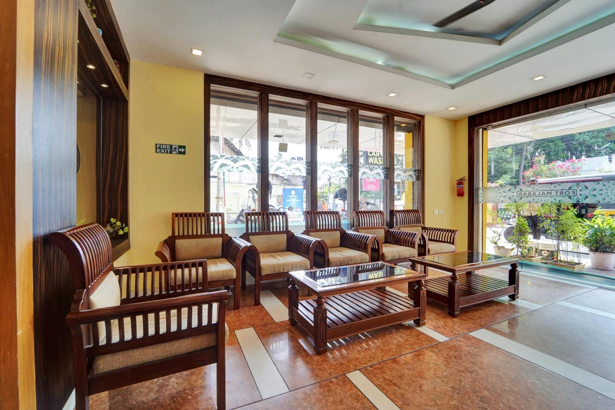 Super Townhouse Ernakulam North Hotel Kochi Exterior photo